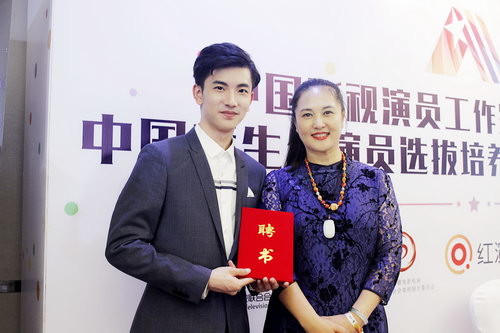 李飞扬